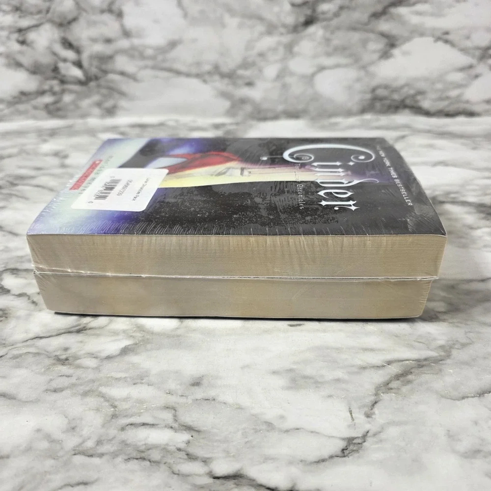 Scarlet & Cinder The Lunar Chronicles By Marissa Meyer 2013 Scholastic SEALED PB
